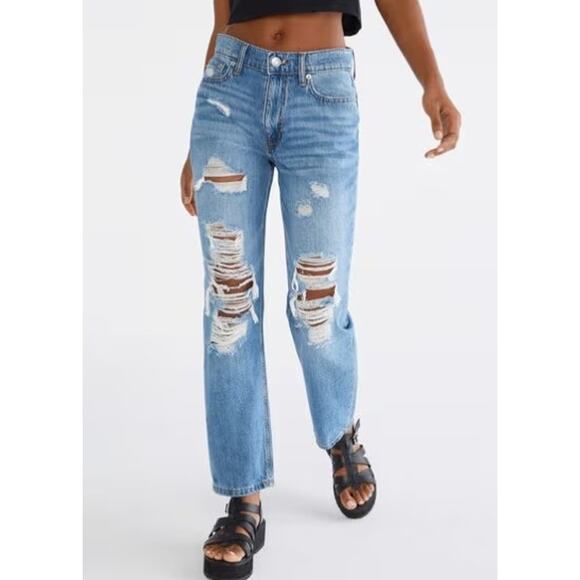 *Aeropostale High Rise Ripped Mom Jean - Size 2 - Picture 1 of 3
